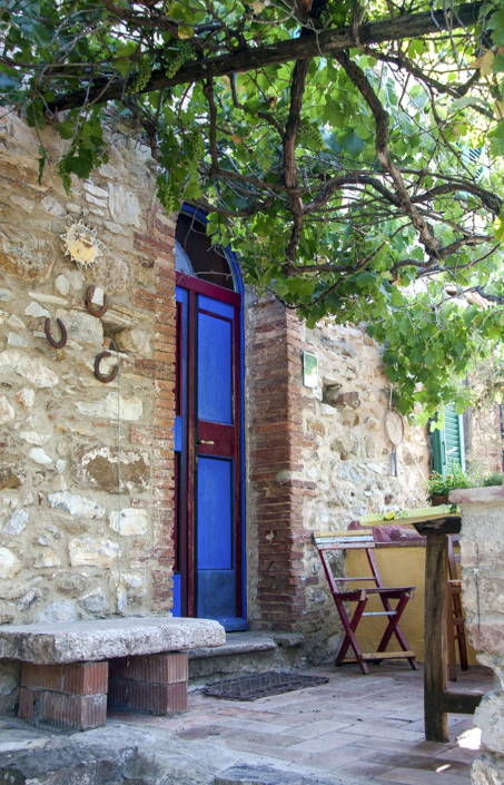 rubareccia_porta_azzurra